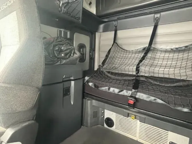 2022 Freightliner Cascadia 126