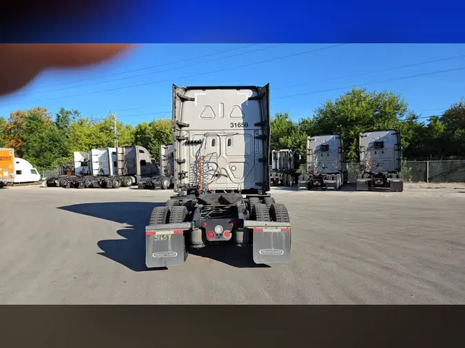 2024 Freightliner Cascadia 126