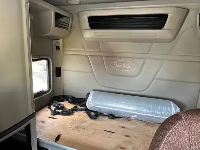 2021 Peterbilt 579