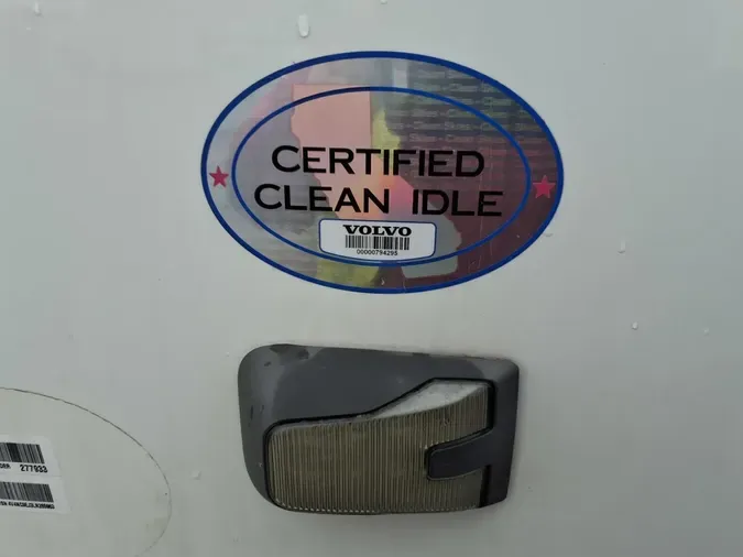 2020 VOLVO VNL64T-300