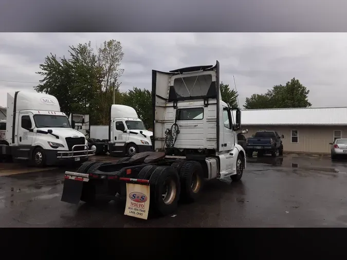 2019 Volvo VNL300