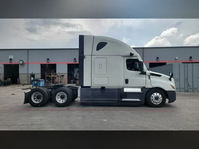 2023 Freightliner Cascadia 126