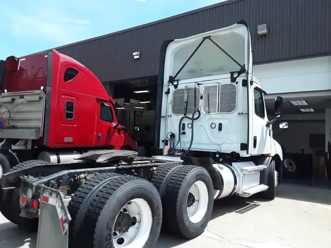 2020 FREIGHTLINER NEW CASCADIA 116