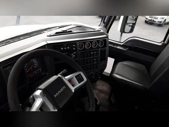 2020 Mack Anthem00108683381f975819cdb03a40b23511