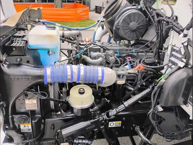 2019 Peterbilt 330