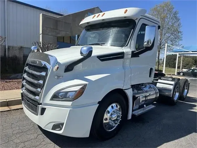2021 FREIGHTLINER CASCADIA 126