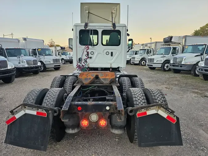 2019 FREIGHTLINER/MERCEDES CASCADIA 125