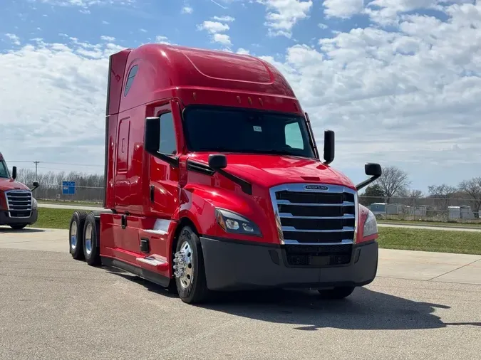 2023 FREIGHTLINER Cascadia 126