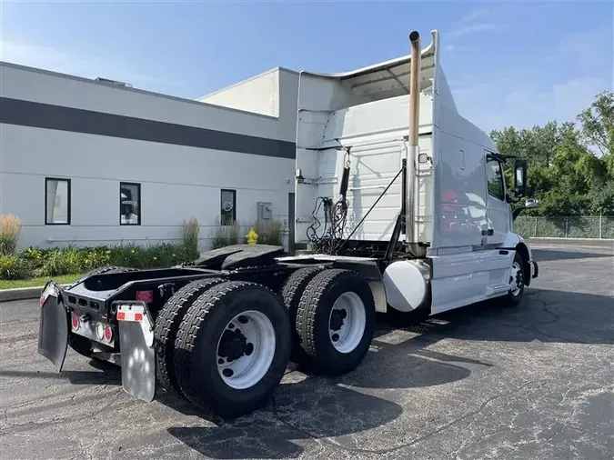 2020 VOLVO VNR640