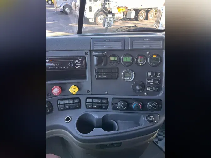 2020 Freightliner Cascadia