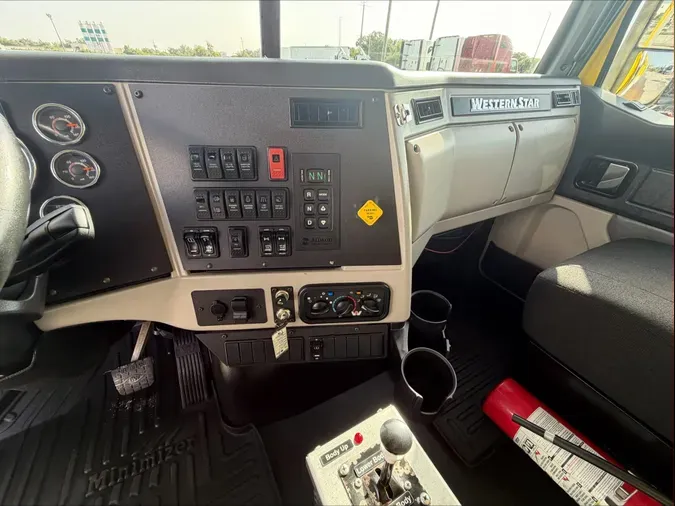 2023 Western Star 4700