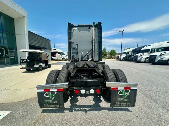 2023 Kenworth T680