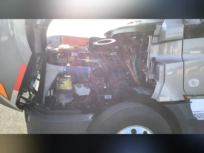 2022 Freightliner Cascadia 126
