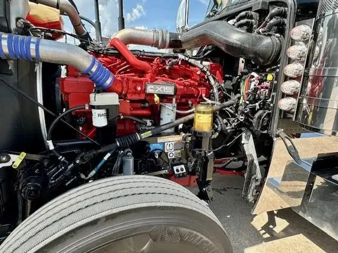 2023 Peterbilt 389