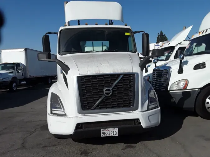 2020 VOLVO VNR42T 300