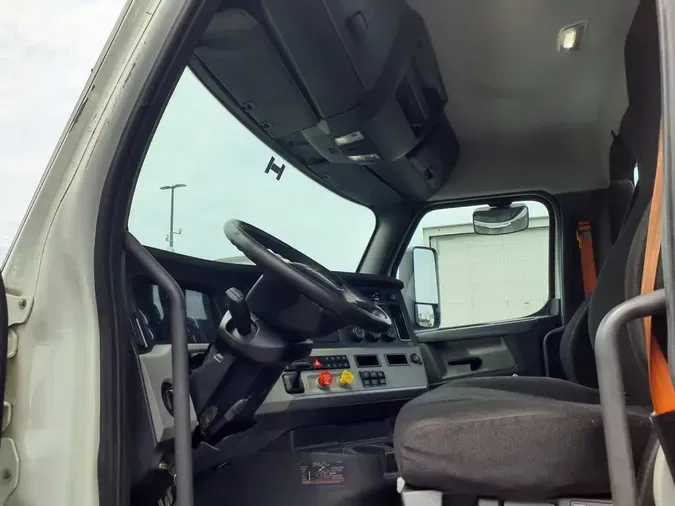 2018 FREIGHTLINER NEW CASCADIA PX12664