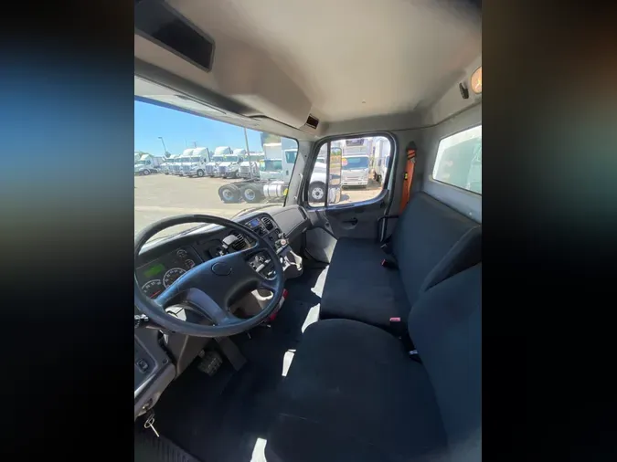 2018 FREIGHTLINER/MERCEDES M2 106