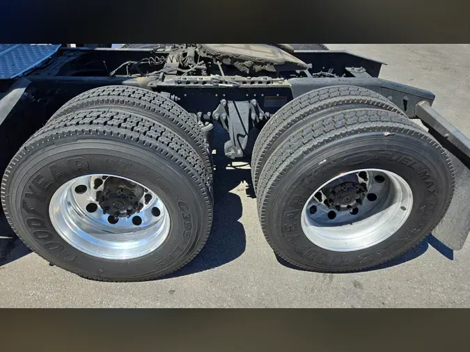 2022 Freightliner Cascadia 126