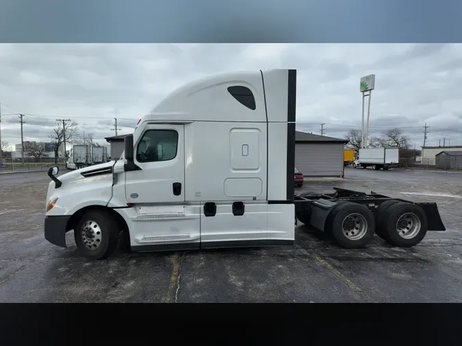 2022 FREIGHTLINER CASCADIA 126