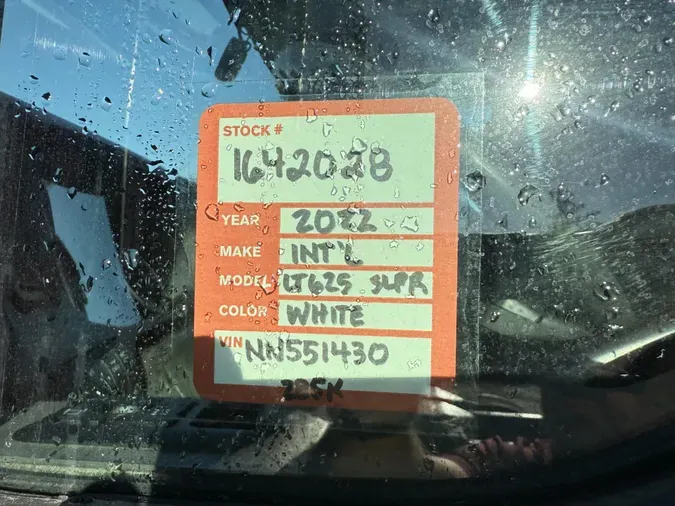 2022 International LT62500306c2ae025b36b23c5a1e0acc02070