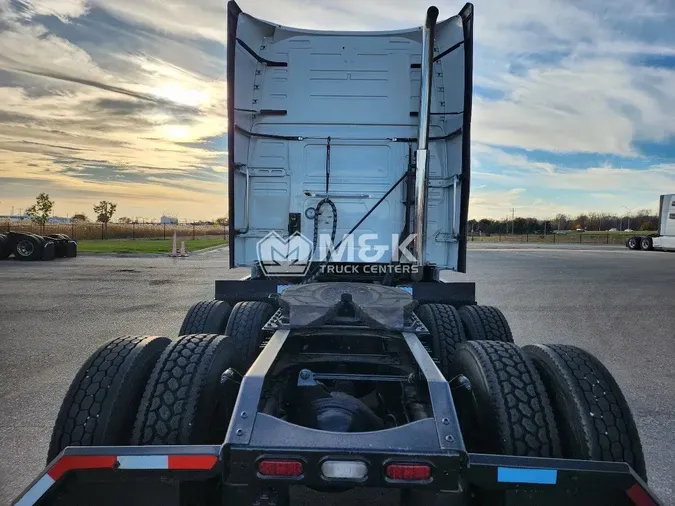 2020 VOLVO VNL64T760