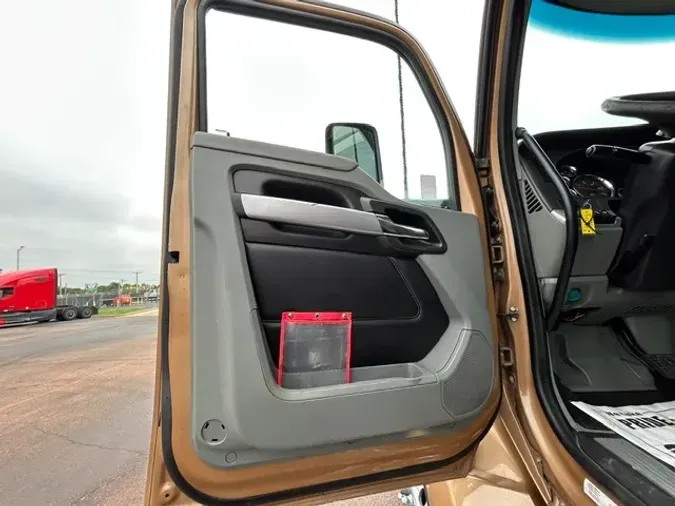 2022 KENWORTH T680