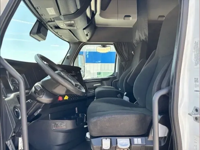 2023 Freightliner Cascadia 126