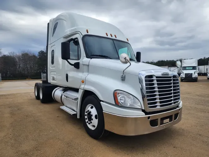2020 FREIGHTLINER/MERCEDES CASCADIA 125003866d8996e9382d72a3bd24a533bf6