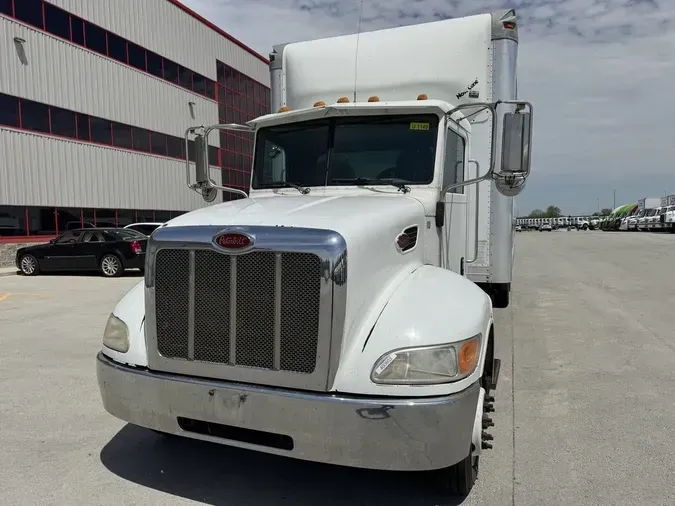 2013 Peterbilt 330