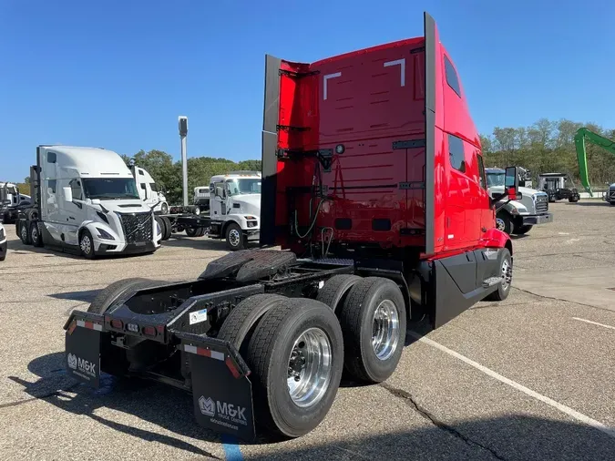 2026 VOLVO VNL64T860