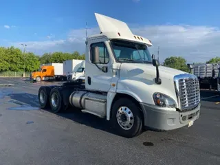 2017 FREIGHTLINER X12564ST