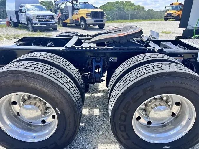 2024 Kenworth T680