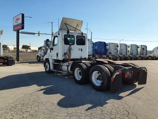 2018 FREIGHTLINER/MERCEDES CASCADIA 125