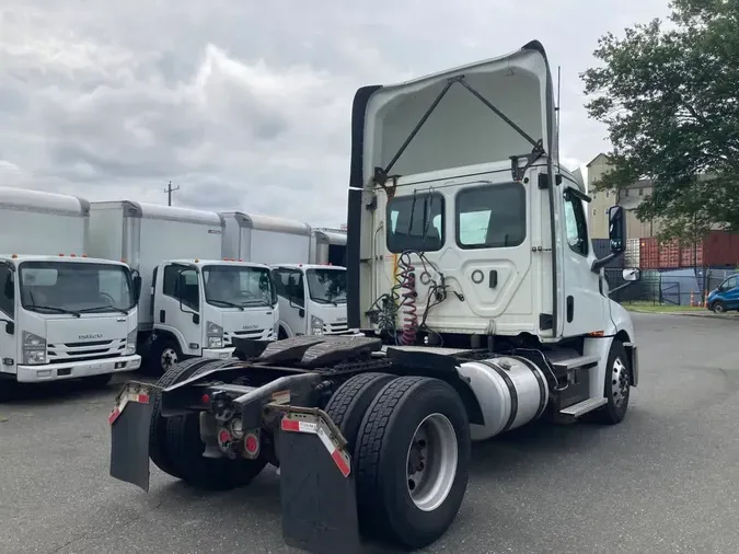 2019 FREIGHTLINER NEW CASCADIA 126