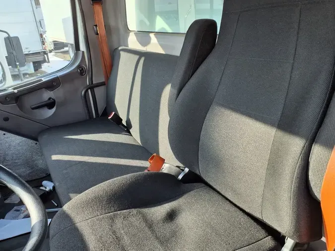 2017 FREIGHTLINER/MERCEDES M2 106