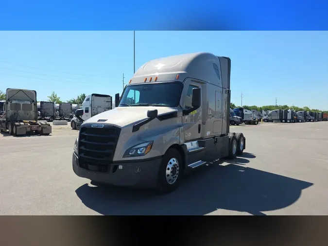 2025 Freightliner Cascadia 126