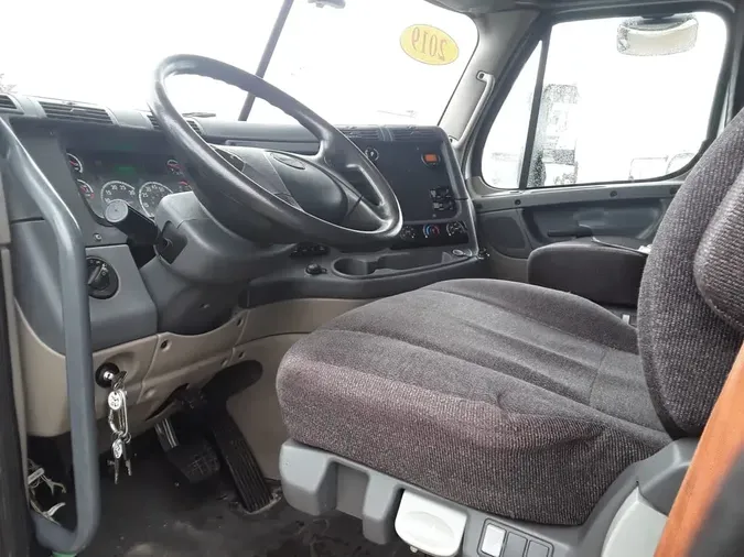 2019 FREIGHTLINER CASCADIA 125