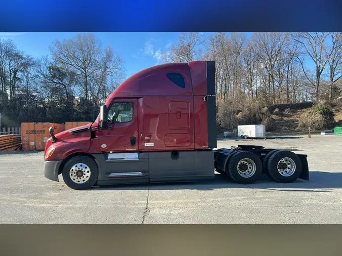 2023 Freightliner Cascadia 126