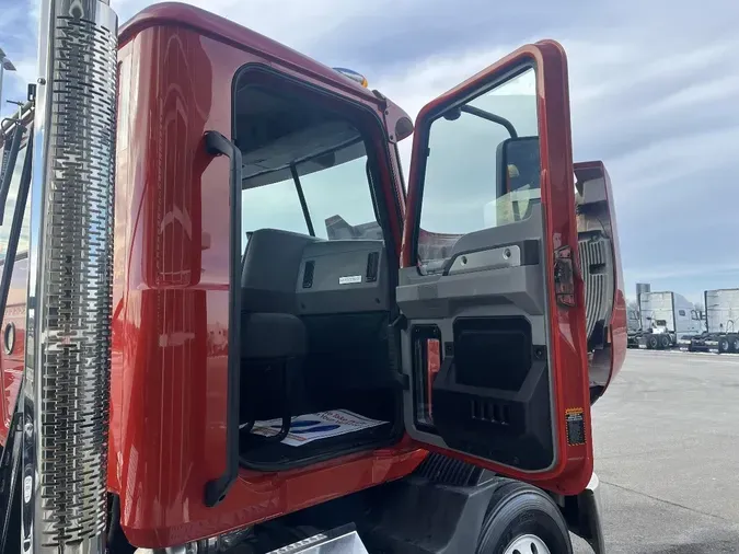 2019 MACK AN64T