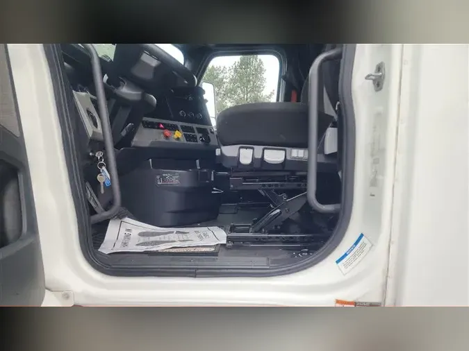 2020 FREIGHTLINER CA126