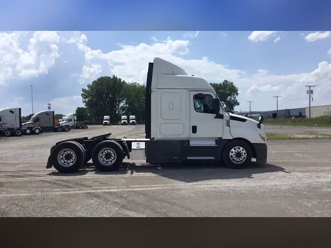 2020 Freightliner Cascadia 126