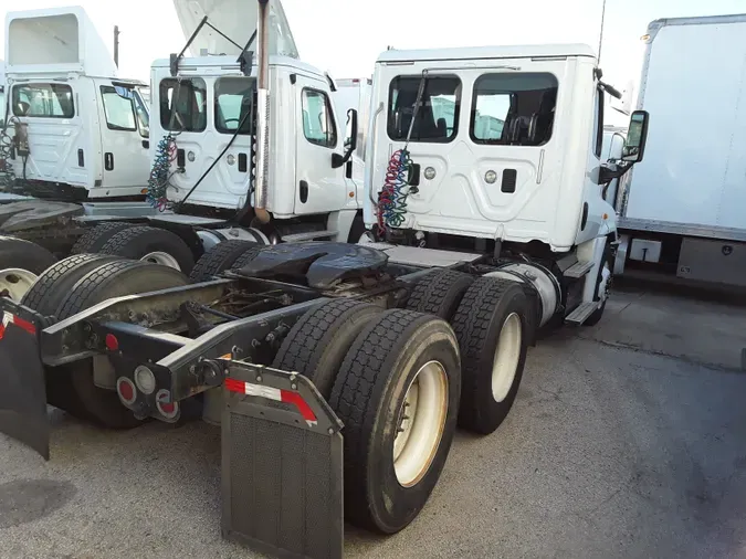 2016 FREIGHTLINER/MERCEDES CASCADIA 125