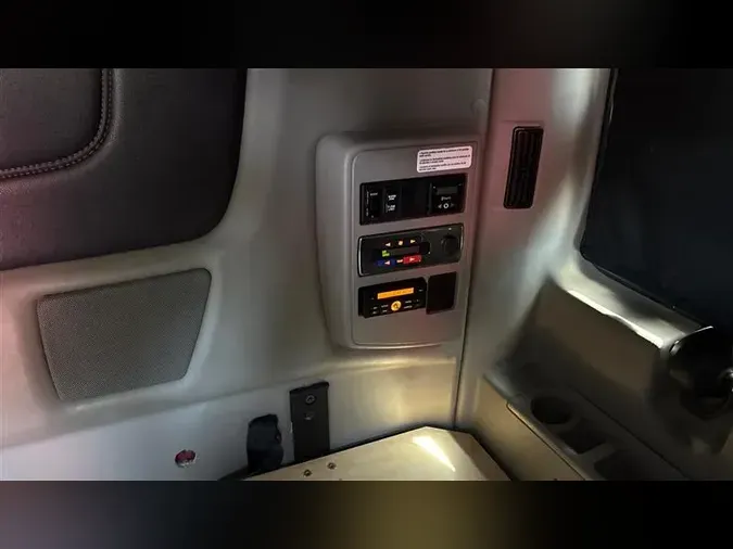 2020 INTERNATIONAL LT