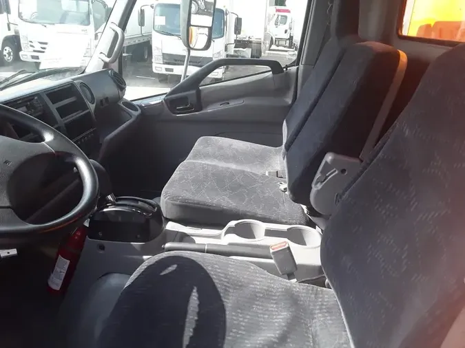 2020 HINO HINO 195