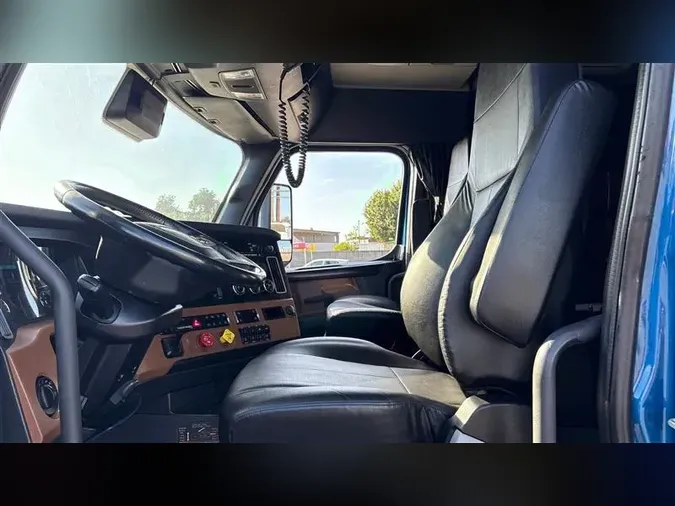2022 FREIGHTLINER CA126