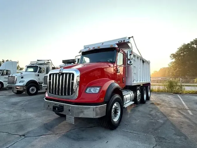 2020 International HX620