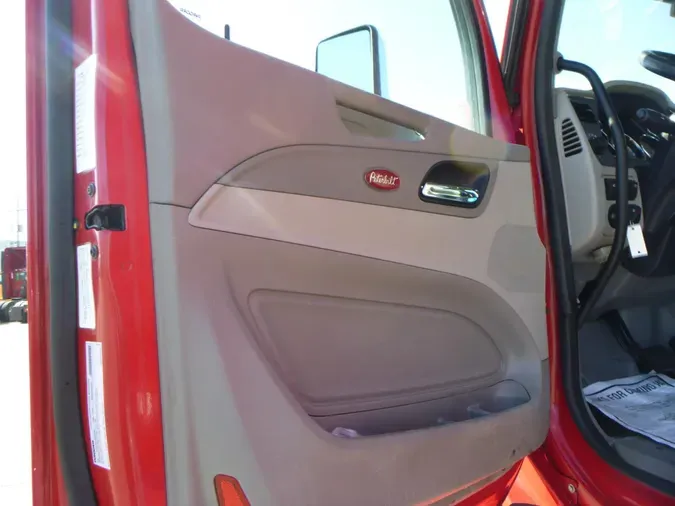 2022 Peterbilt 579
