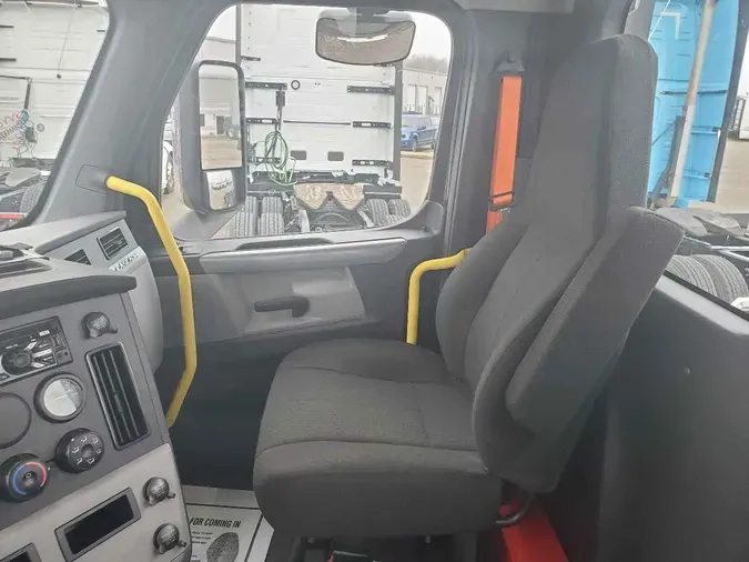2022 FREIGHTLINER Cascadia 116