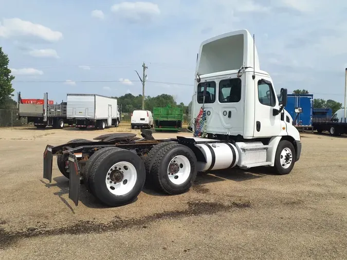 2019 FREIGHTLINER CASCADIA 113