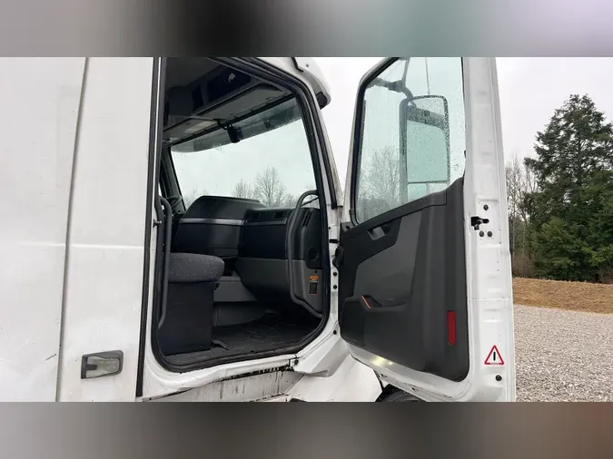 2018 Volvo VNL300